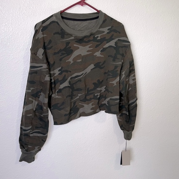 STRUT THIS • Green Camouflage Crop Top Sweater - Picture 3 of 5